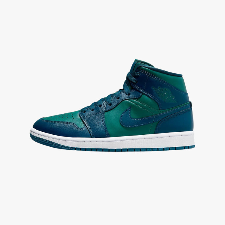 Air Jordan 1 Mids Women. Size W 11, 12, 8.5, 7.5